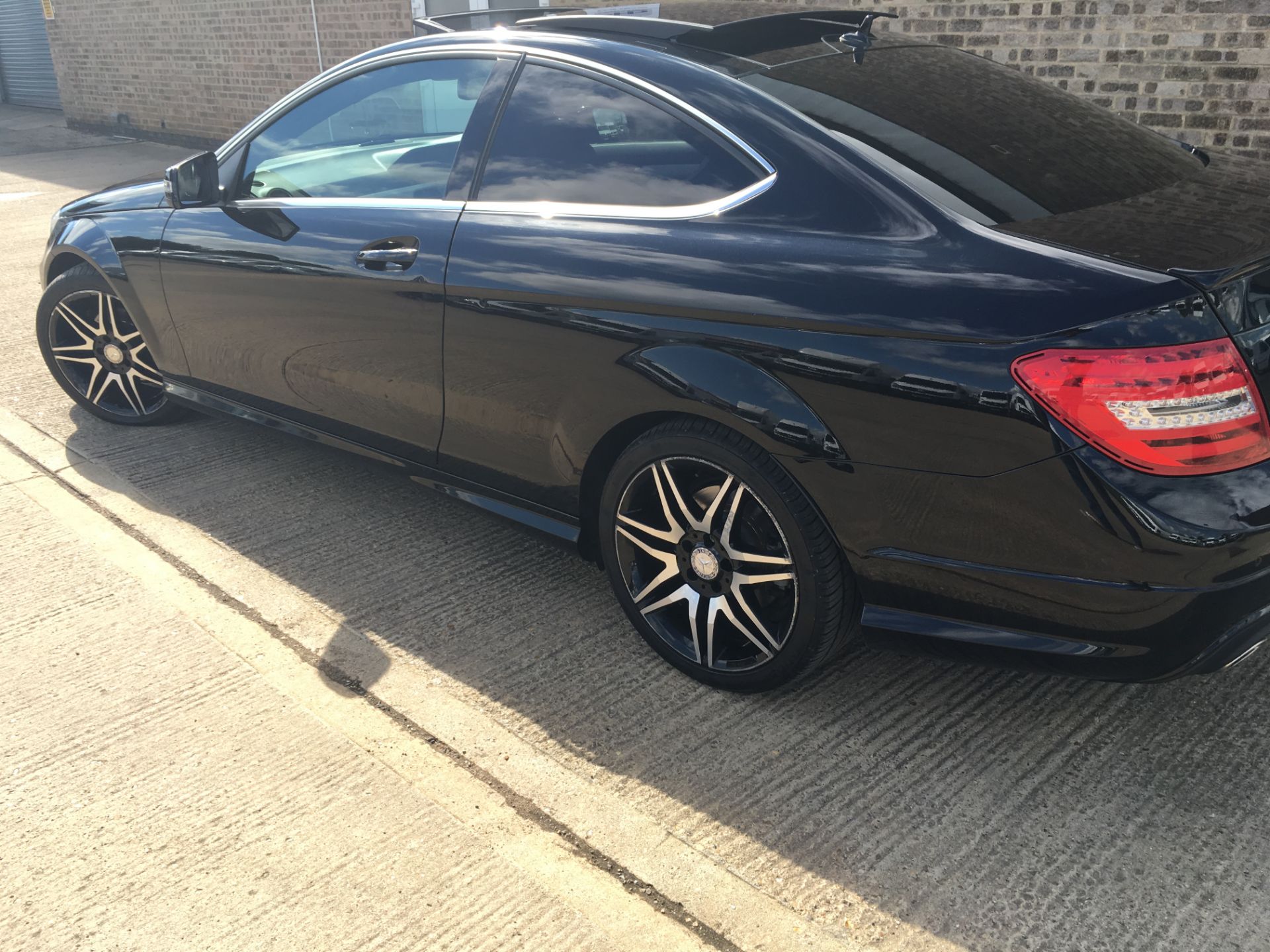 2013 MERCEDES BENZ C CLASS DIESEL COUPE C220 CDI Blue Efficiency AMG Sport Plus 2dr Auto - Image 8 of 25