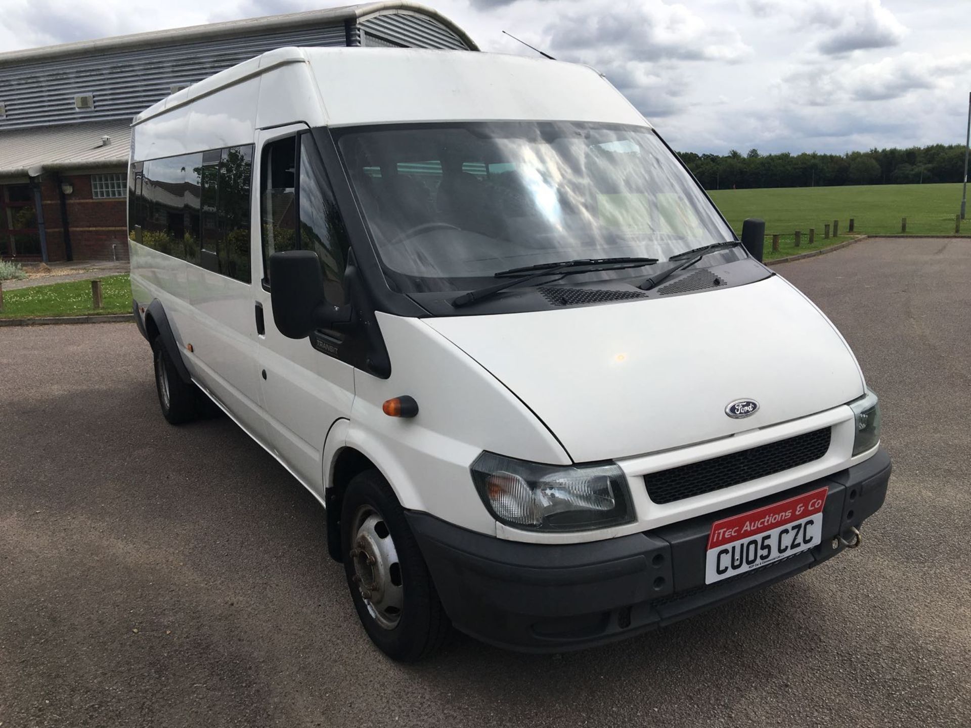 2005 FORD TRANSIT MINI BUS (16 SEATER)