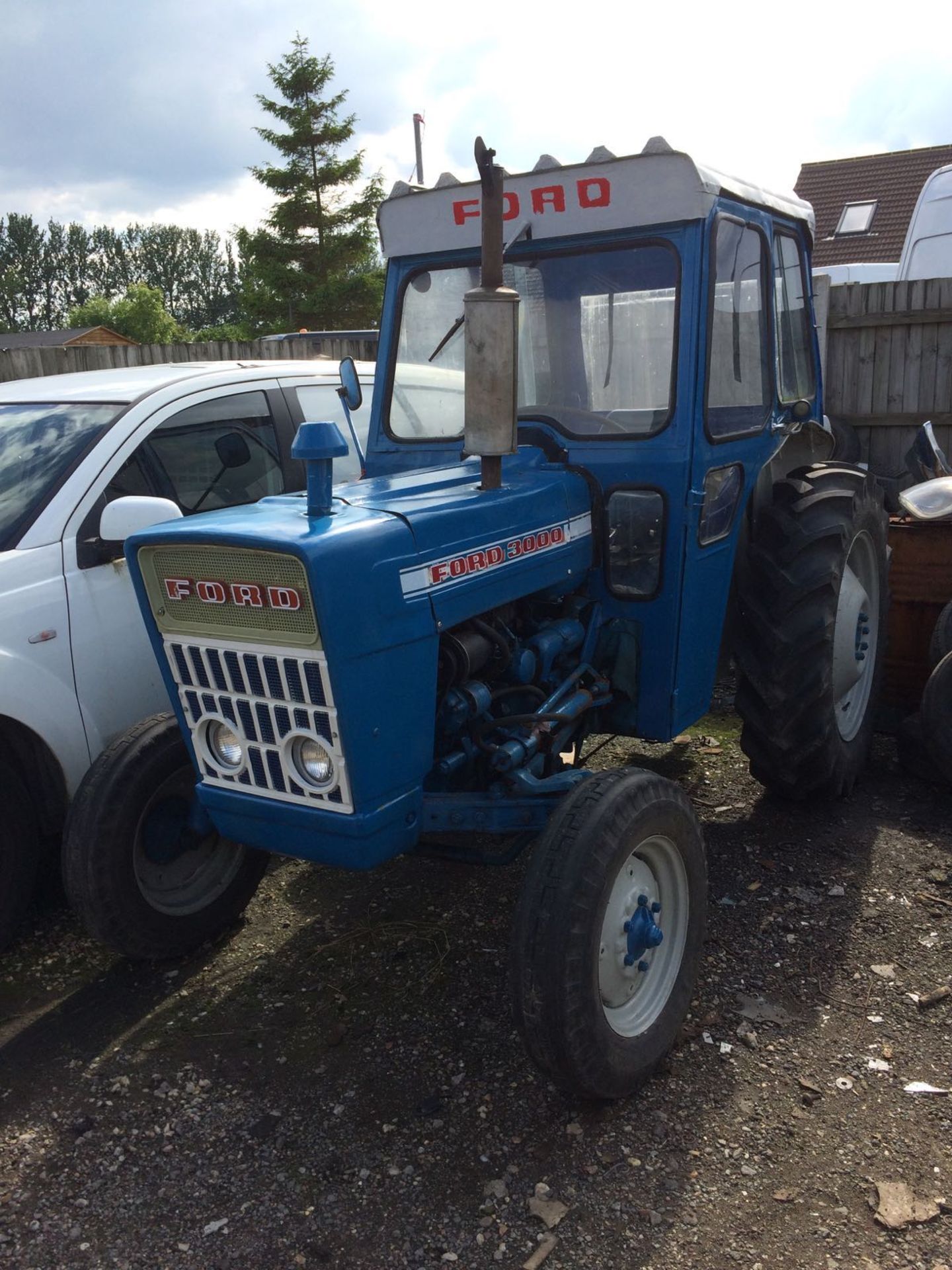 FORD 3000 TRACTAR