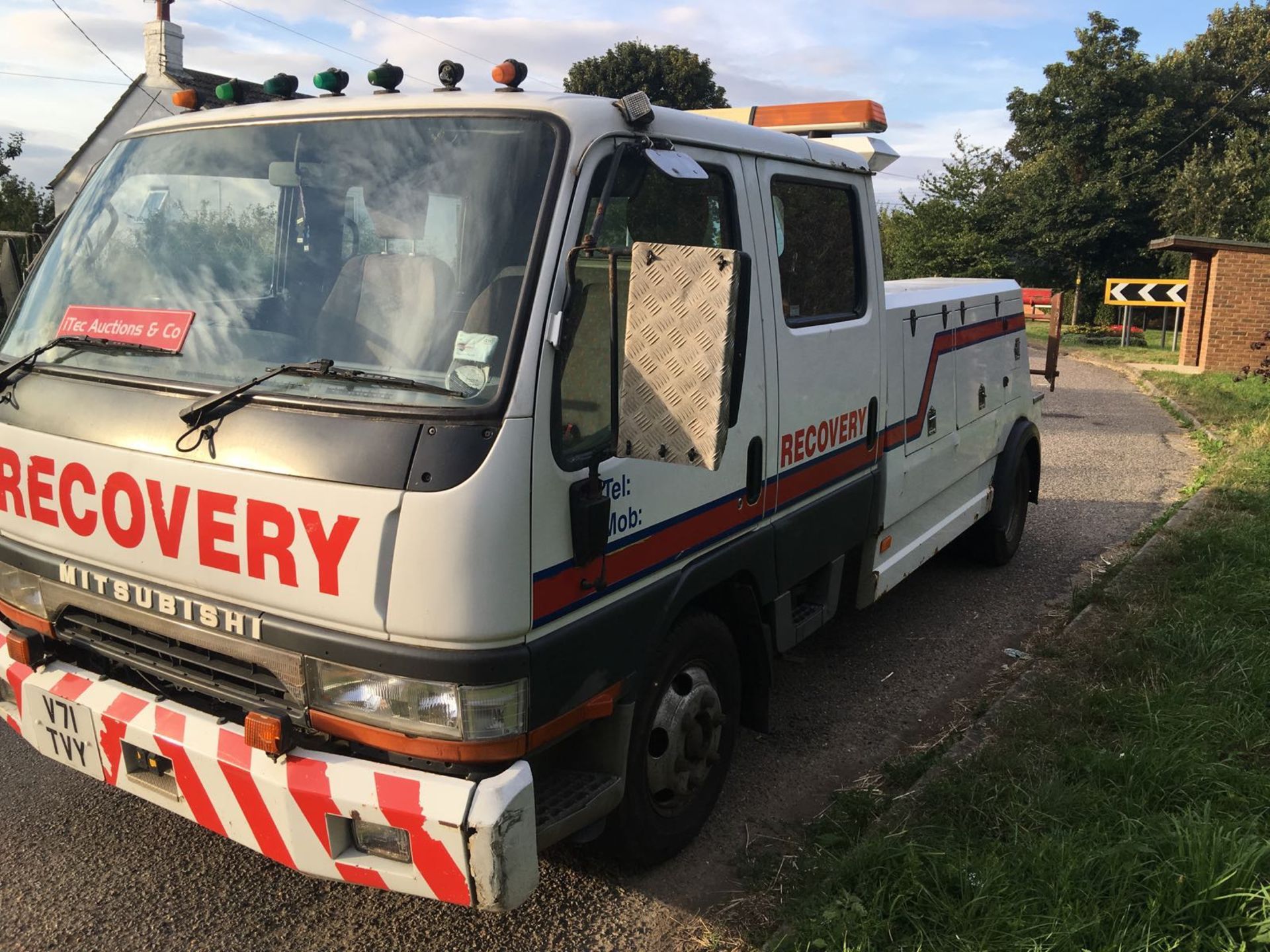 1999 MITSUBISHI BREAKDOWN TRUCK - Image 4 of 21