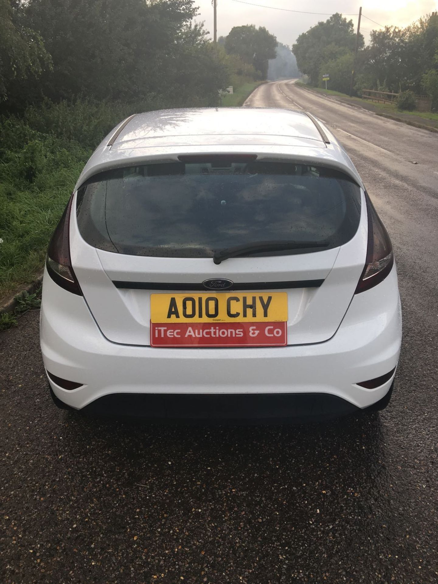 2010 FORD FIESTA ZETEC 1.2 - Image 5 of 15