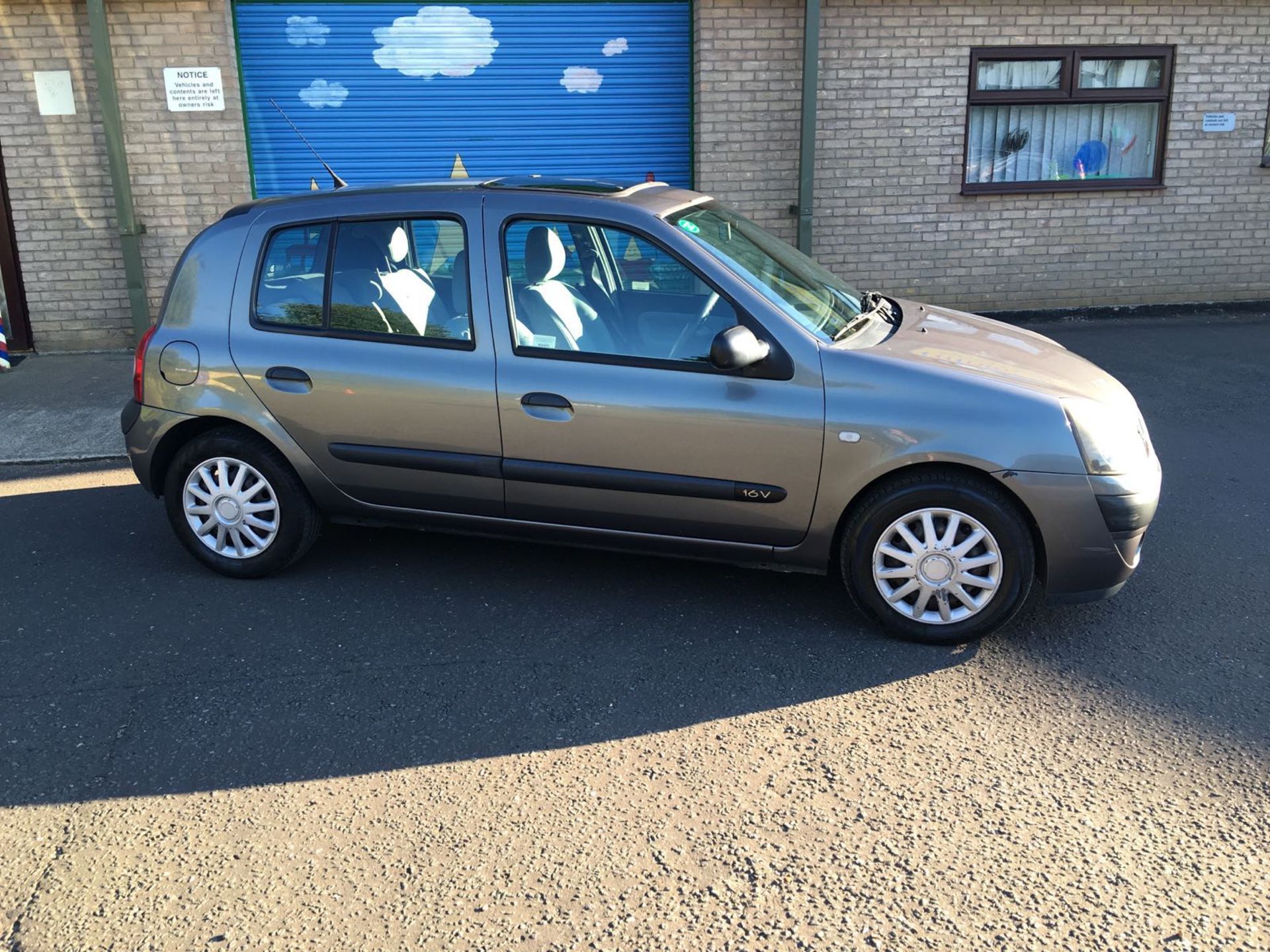 2003 RENAULT CLIO 1.2 PETROL - Image 5 of 13