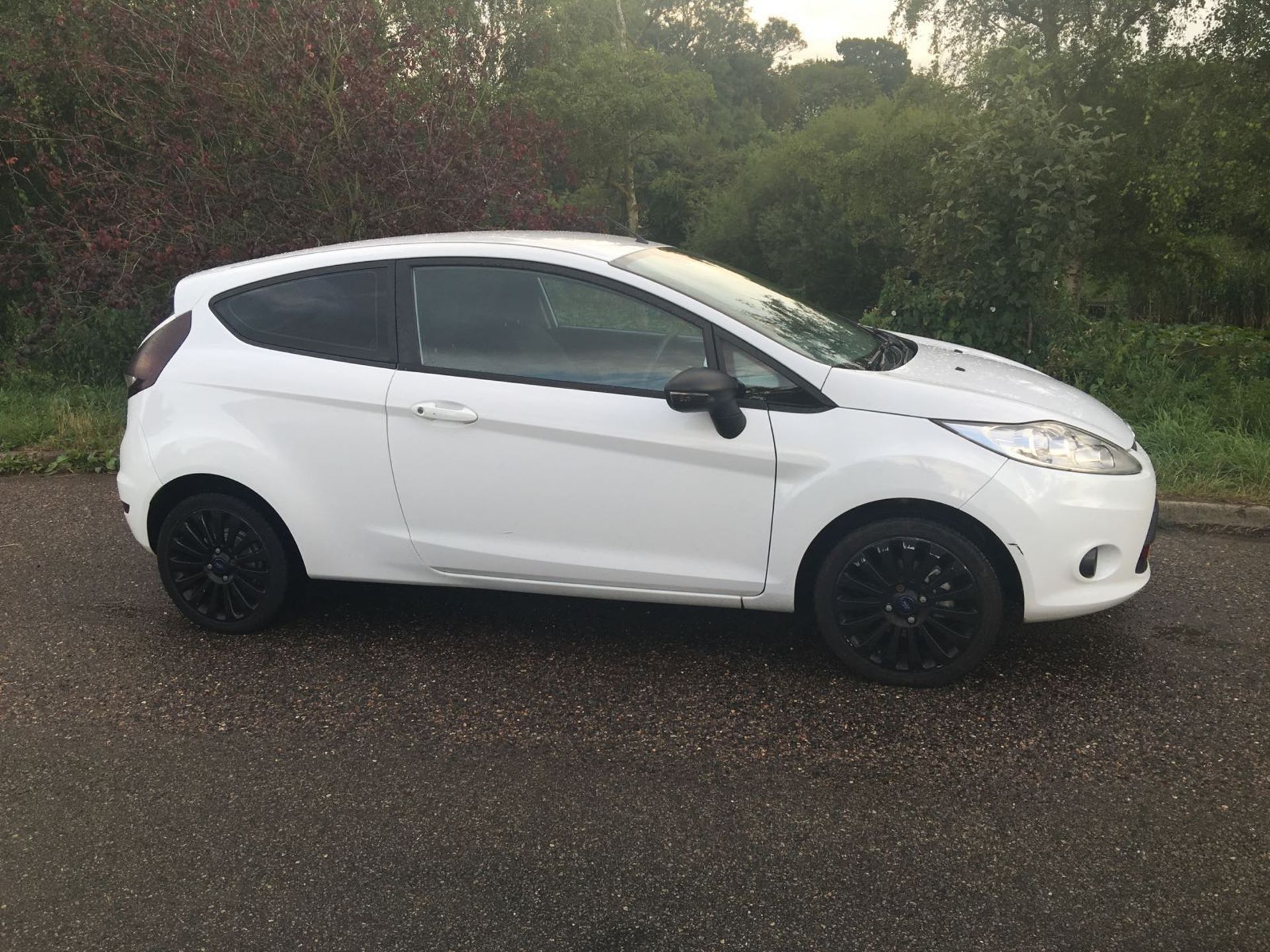 2010 FORD FIESTA ZETEC 1.2 - Image 8 of 15