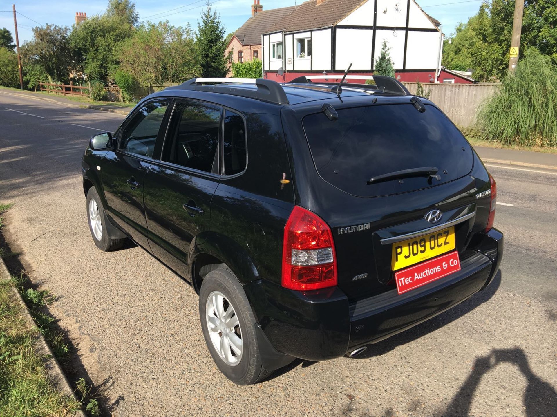 2009 HYUNDAI TUCSON STYLE 4WD CRDI **EX POLICE** - Image 7 of 14