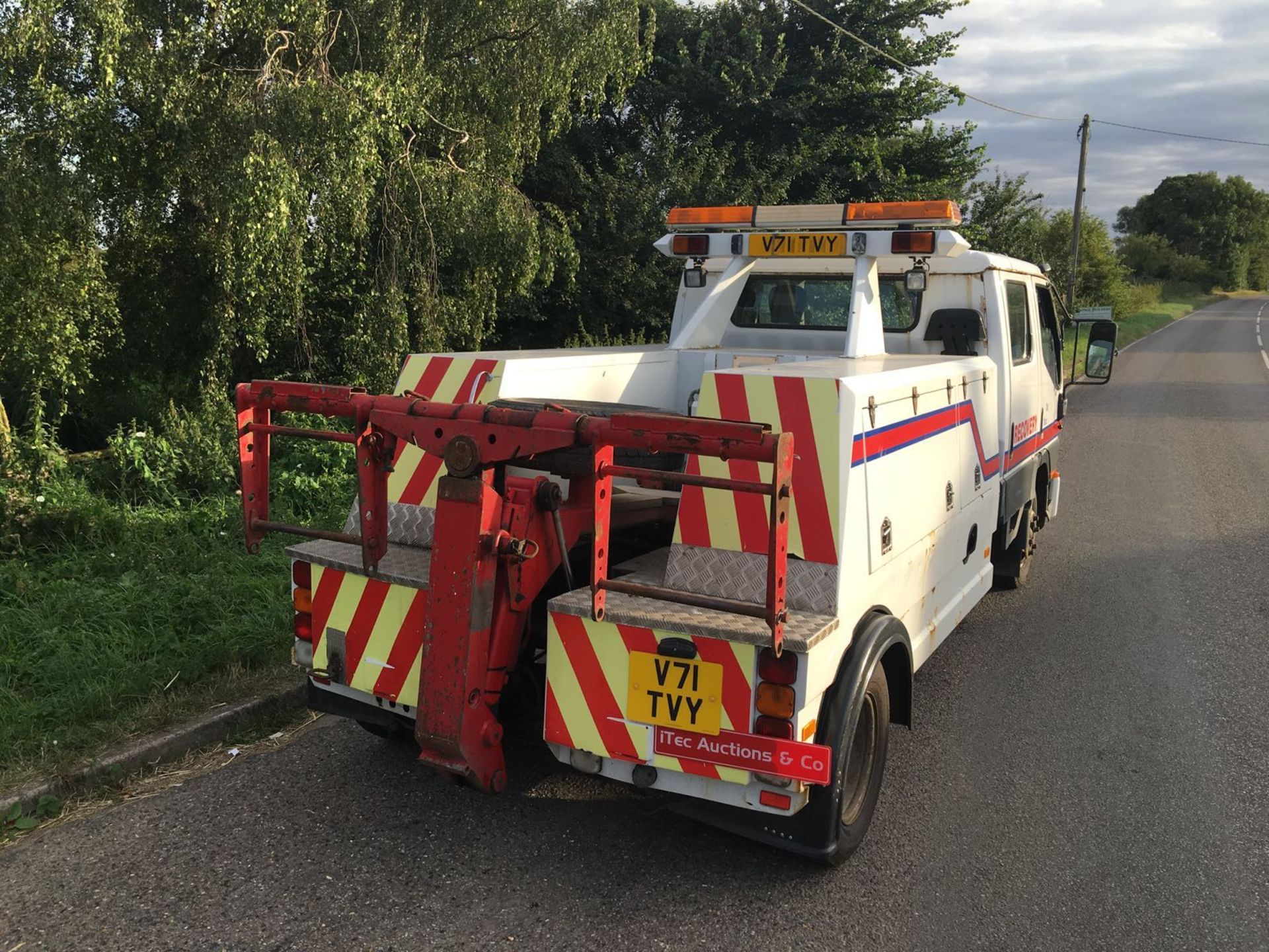 1999 MITSUBISHI BREAKDOWN TRUCK - Image 8 of 21