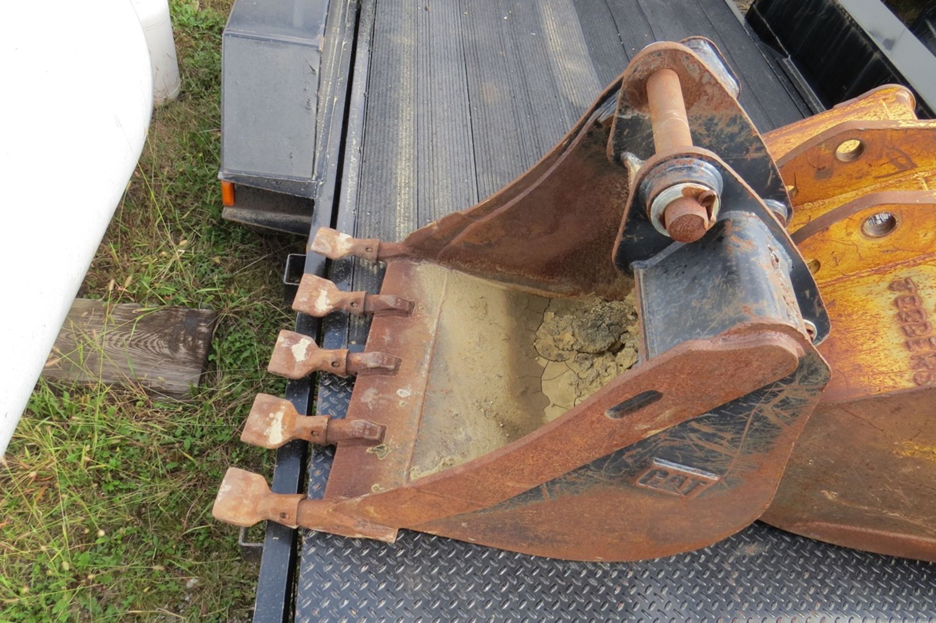 Caterpillar Bucket with Teeth for Excavators