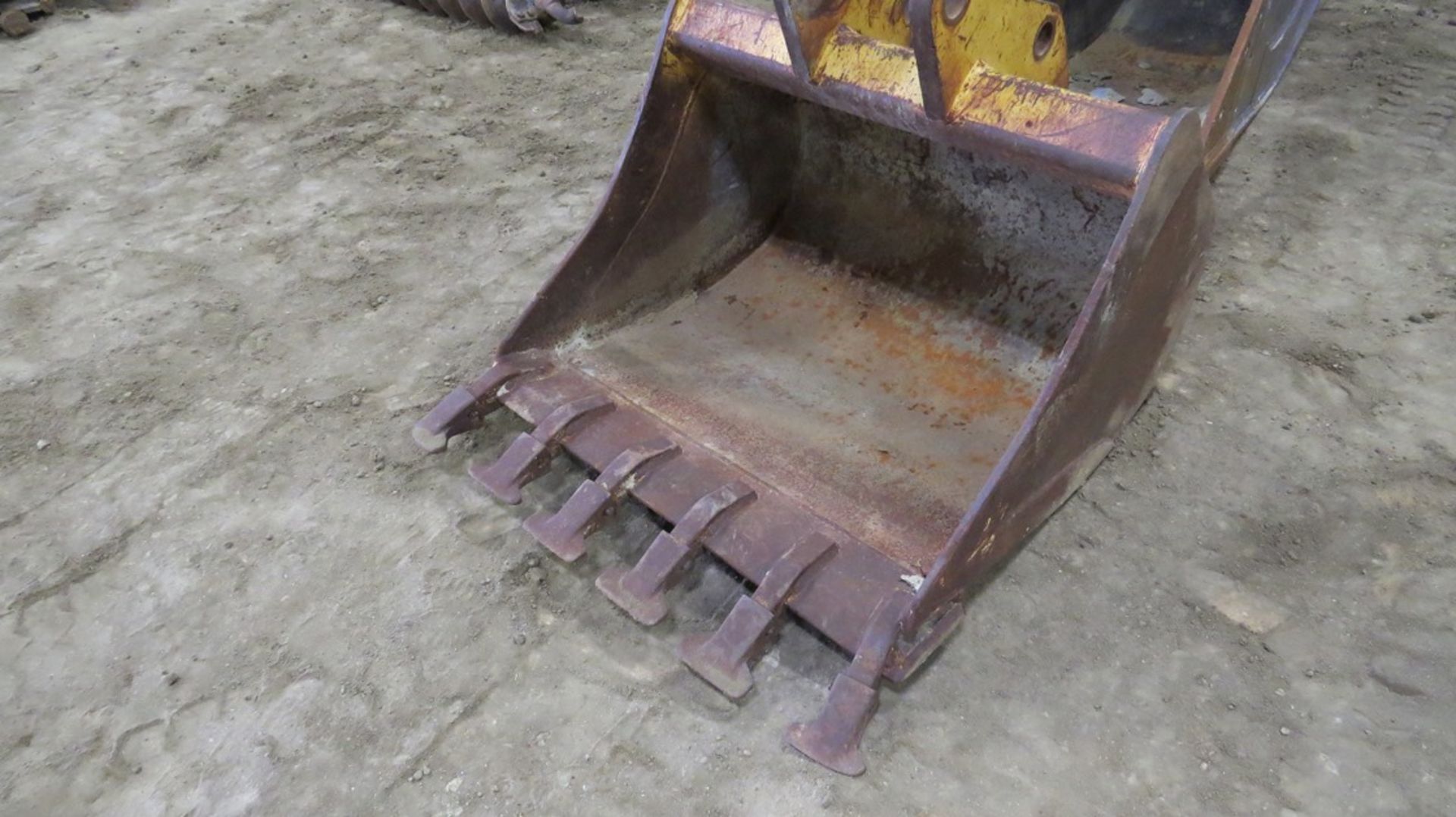 Gannon 36" Width Bucket with Teeth for Excavators, SN #100421736.