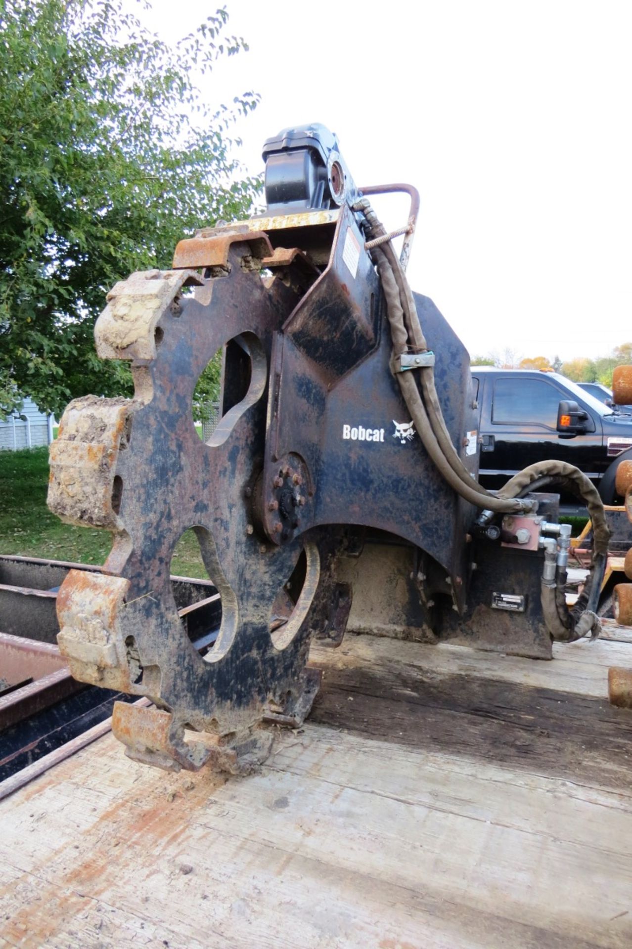 Melroe Ingersoll-Rand Bobcat Model "Trench Compactor" Hydraulic Drive Trench Wheel Attachment for - Image 4 of 5