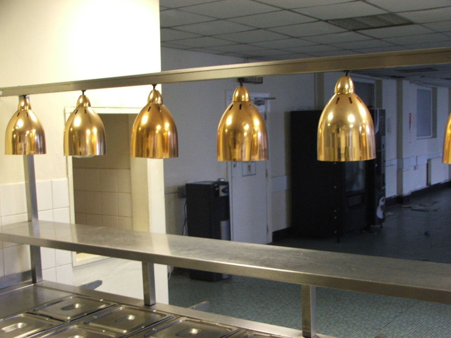 9 MTR LONG S/STEEL SERVING UNIT WITH BAIN MARRIE SERVING SELF HEAT LAMPS & WARMING CUPBOARDS - Image 2 of 4