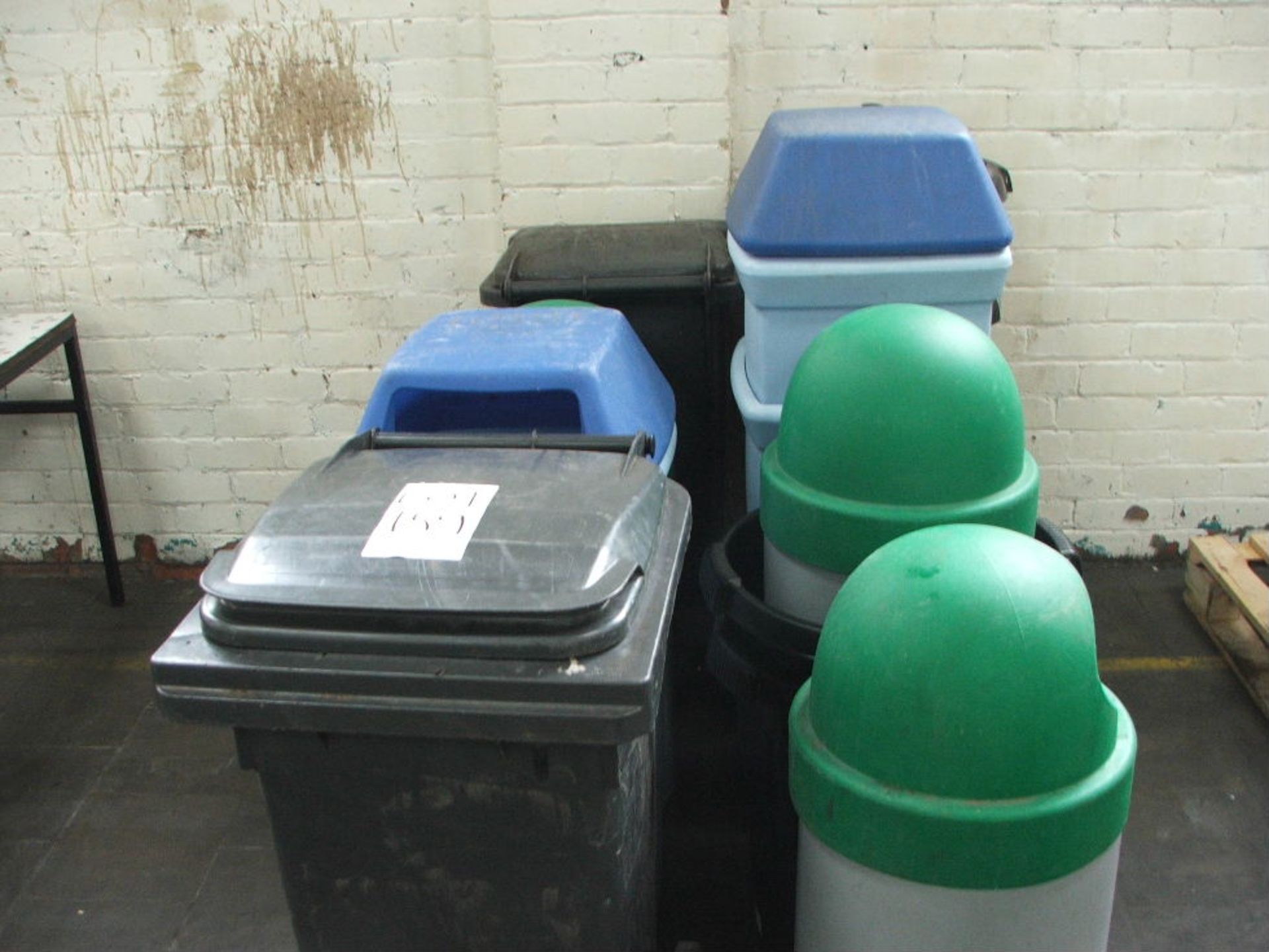 QTY OF PLASTIC WHEELIE BINS