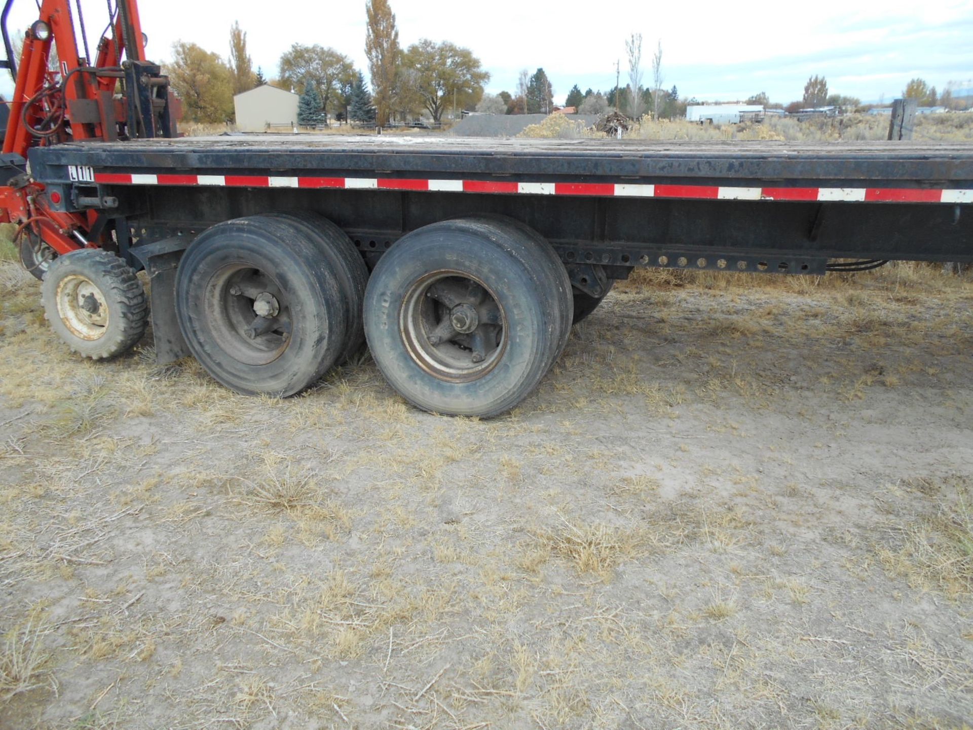 FLAT BED TRAILER