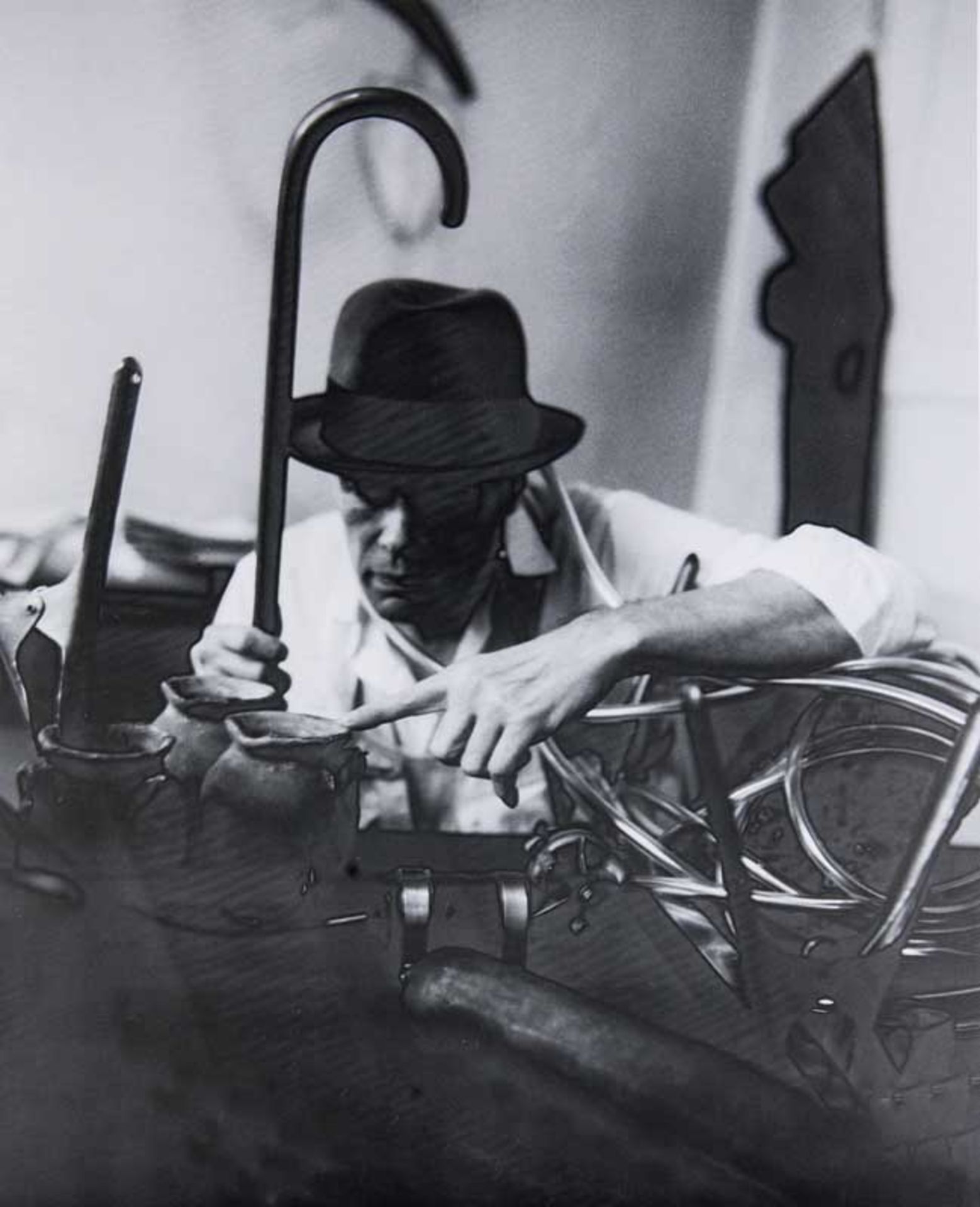 Beuys, Joseph - - Hiltmann, Jochen. o.T. Aus der Serie "Erläuterung der Honigpumpe von Joseph