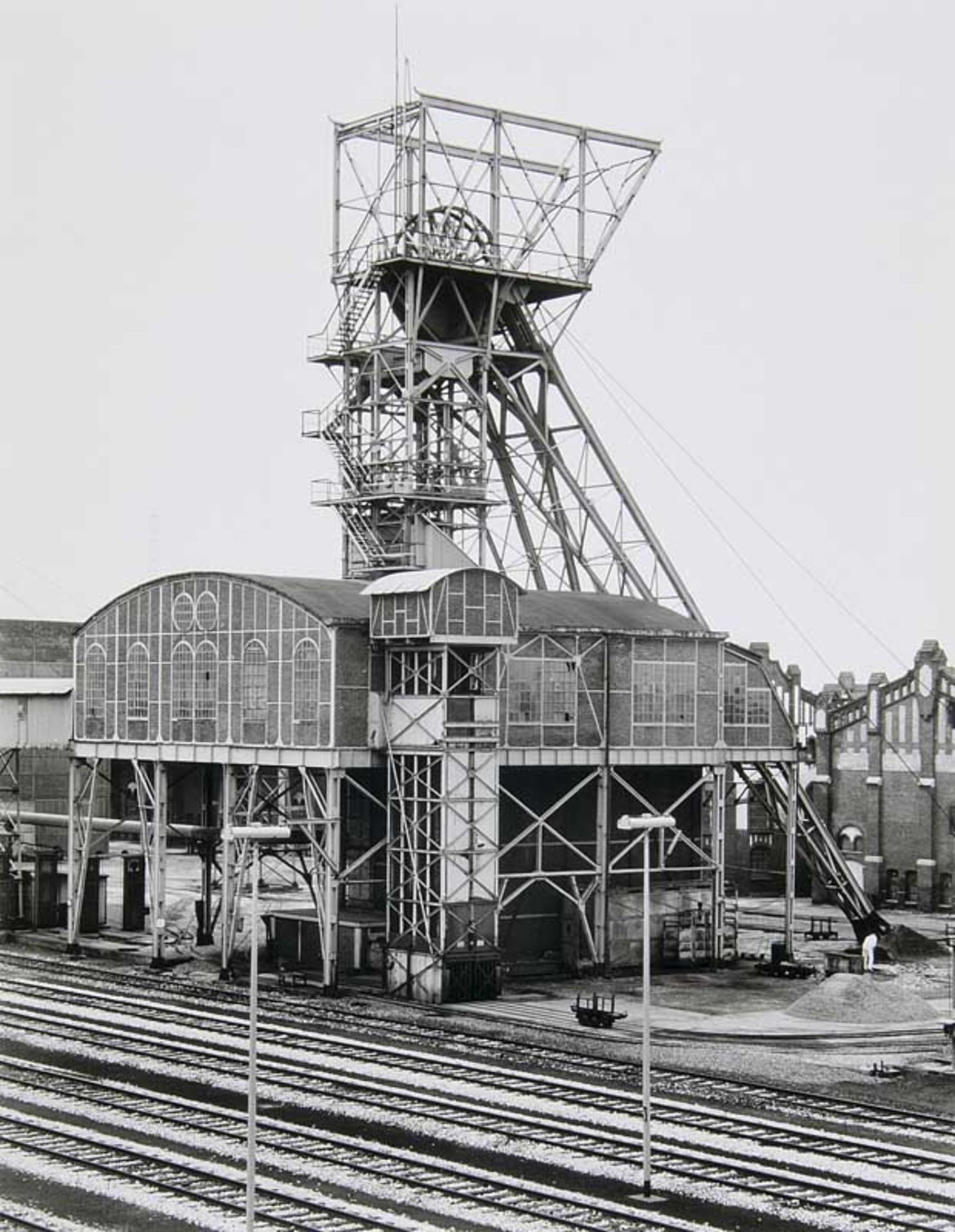 Becher, Bernd u. Hilla. "Förderturm Zeche Waltrop, Waltrop, Germany". 1982/2009. 5-teiliger