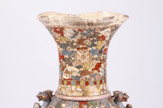 19th c Monumental Satsuma Palace Vase with Japan dragon handles and Samurai warrior motif. Vase: - Image 4 of 10