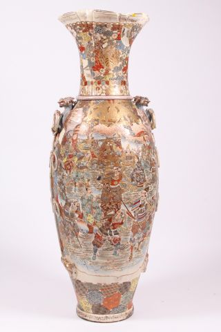 19th c Monumental Satsuma Palace Vase with Japan dragon handles and Samurai warrior motif. Vase: