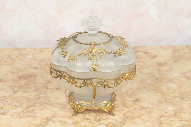 French Ormolu Mounted Glass Covered Candy Dish late 19th/early 20th c., frosted glass of lobed - Image 5 of 7