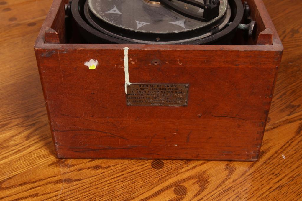 Ship's Compass in wooden box with Boston label missing cover - Image 3 of 3