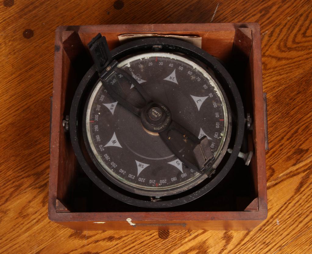 Ship's Compass in wooden box with Boston label missing cover - Image 2 of 3