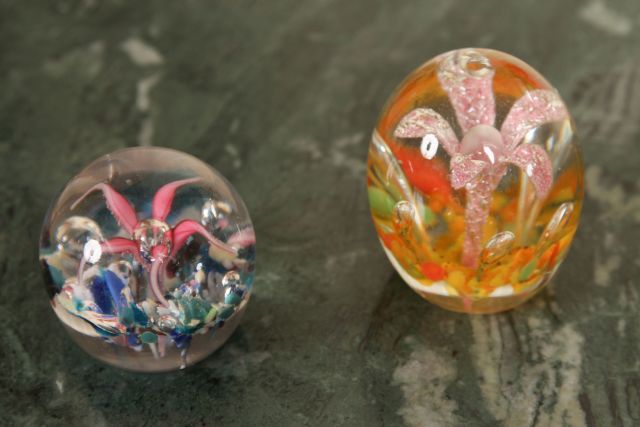 Early 20th c Collection of Ten Paper Weights in crystal, French and English - Image 7 of 8