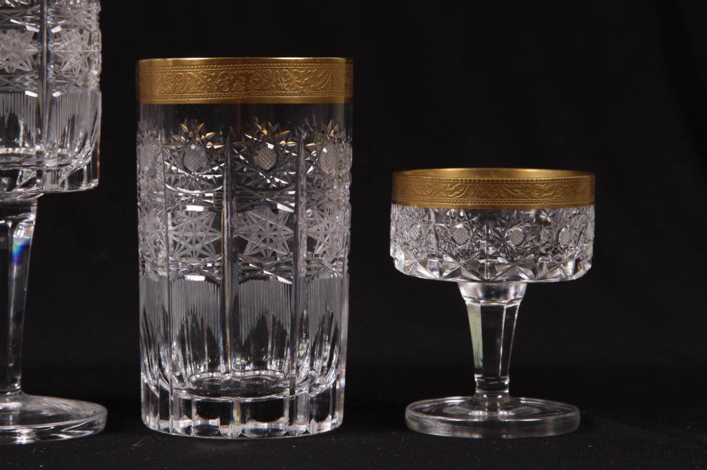 Set of Fine Gold Rim Cut Glass Including 10 wines, 12 water, 9 champagne, 11 aperitif Good - Image 6 of 6