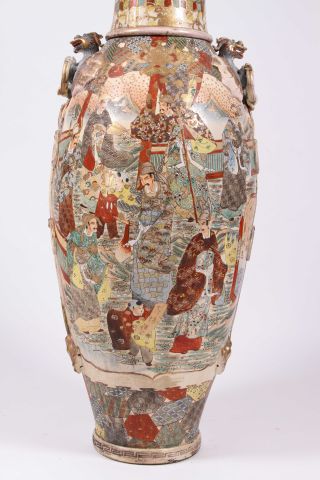 19th c Monumental Satsuma Palace Vase with Japan dragon handles and Samurai warrior motif. Vase: - Image 5 of 10