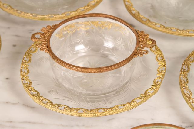 Set of Cut Glass Finger Bowls Intaglio cut with ormolu border. 7 saucers and 8 bowls Good - Image 4 of 5