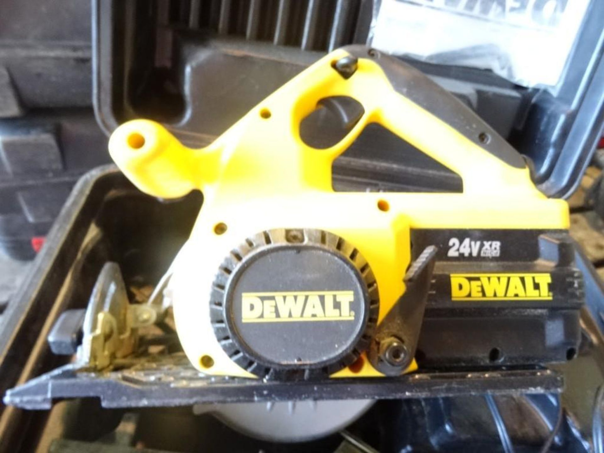 Dewalt 24V 6-1/2" Circular Saw 2 - Image 3 of 4