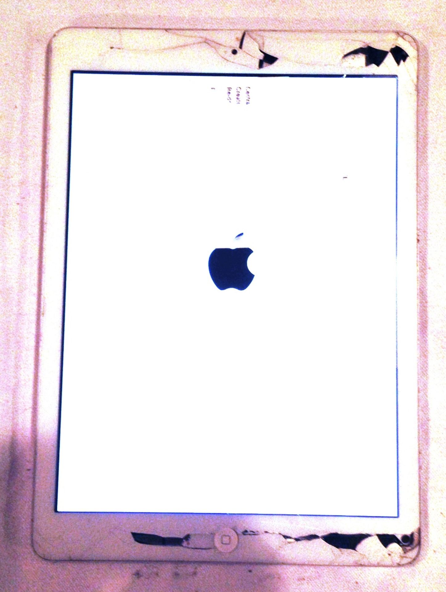 Ipad Air 16GB  Unlocked Serial No: DMVN264JFK14 Condition: minor/Cracked Digitiser