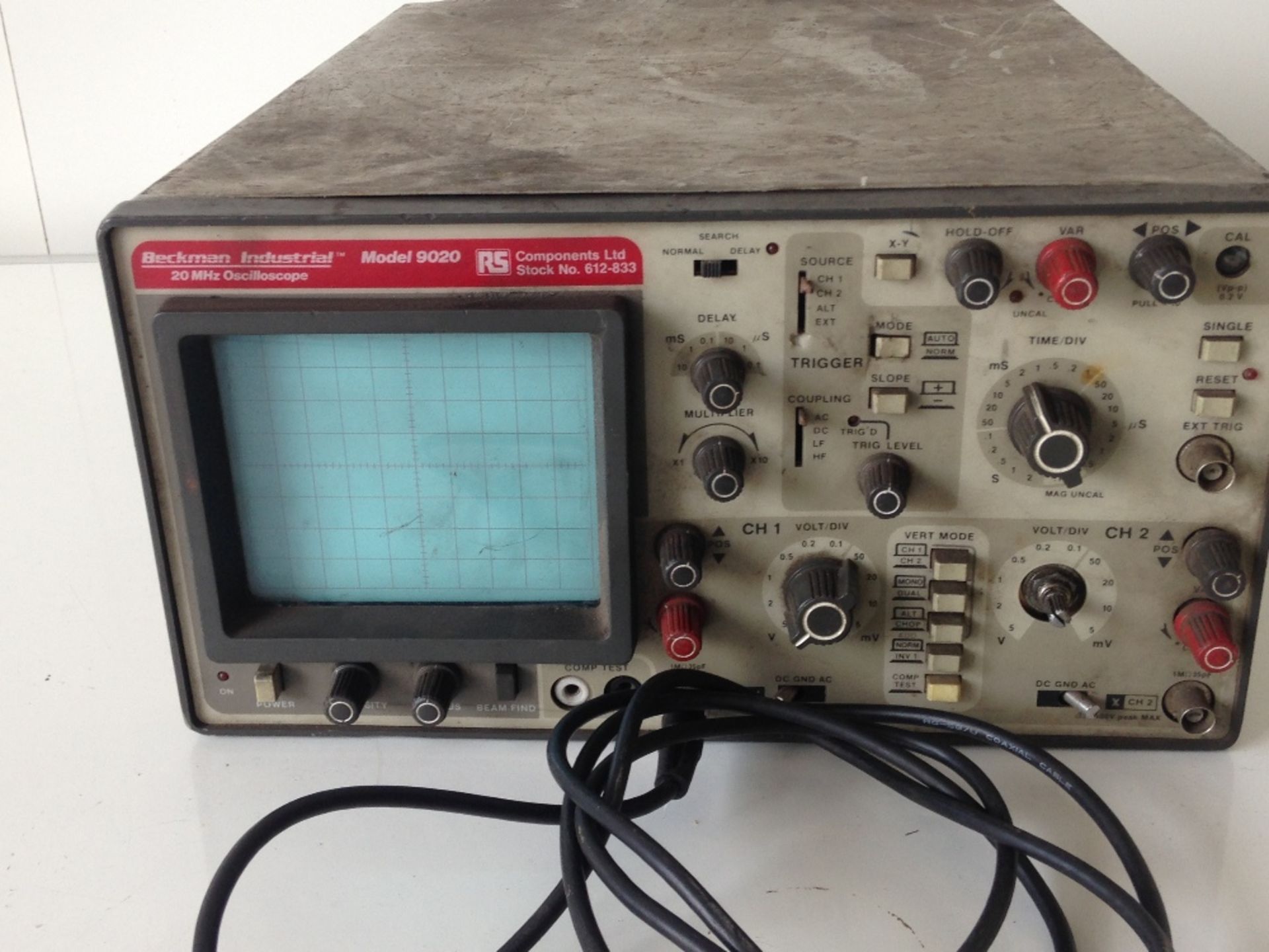 Beckman Industrial 20 HZ oscilloscope Model 9020 - Image 2 of 3