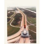 N.A.S.A. The Space Shuttle Endeavour Vintage, C-Print auf Kodak-Fotopapier. (1992). Ca. 24,5 x 16,
