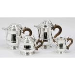 4tlg. Kaffee- und TeeserviceTetard Fréres/Paris, um 1900 950er Silber. Punzen: Herst.-Marke,