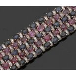 Streifenarmband mit Saphiren, Rubinen und Diamanten585er GG und WG, gestemp. 102 Saphire und 68