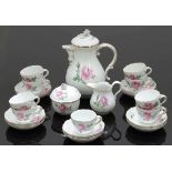 21tlg. MokkaserviceStaatliche Porzellan Manufaktur, Meissen 1945-1951 und 1980. - Rose Rose -