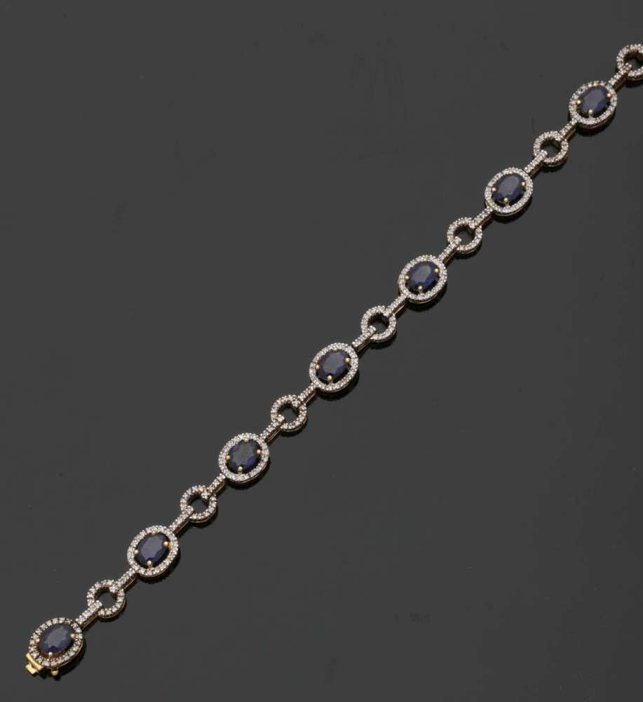 Armband mit Saphiren und Diamanten750er GG, gestemp. 7 Saphire im ovalen Schliff zus. ca. 6 ct. Div. - Image 2 of 2