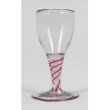Schnapsglas MItte 19. Jh. Farbloses Glas mit roten und opakweißen Bänden sowie opakweißem