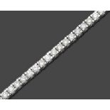 Brillantarmband - Riviere 750er WG, gestemp. 56 Brillanten zus. ca. 5 ct. L. 18,5 cm. B. 0,3 cm.