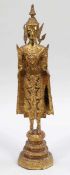 Stehender Buddha Thailand, um 1900. Bronze. Schwarz- und Rotlack. Vergoldet. H. 55 cm. - Zustand: