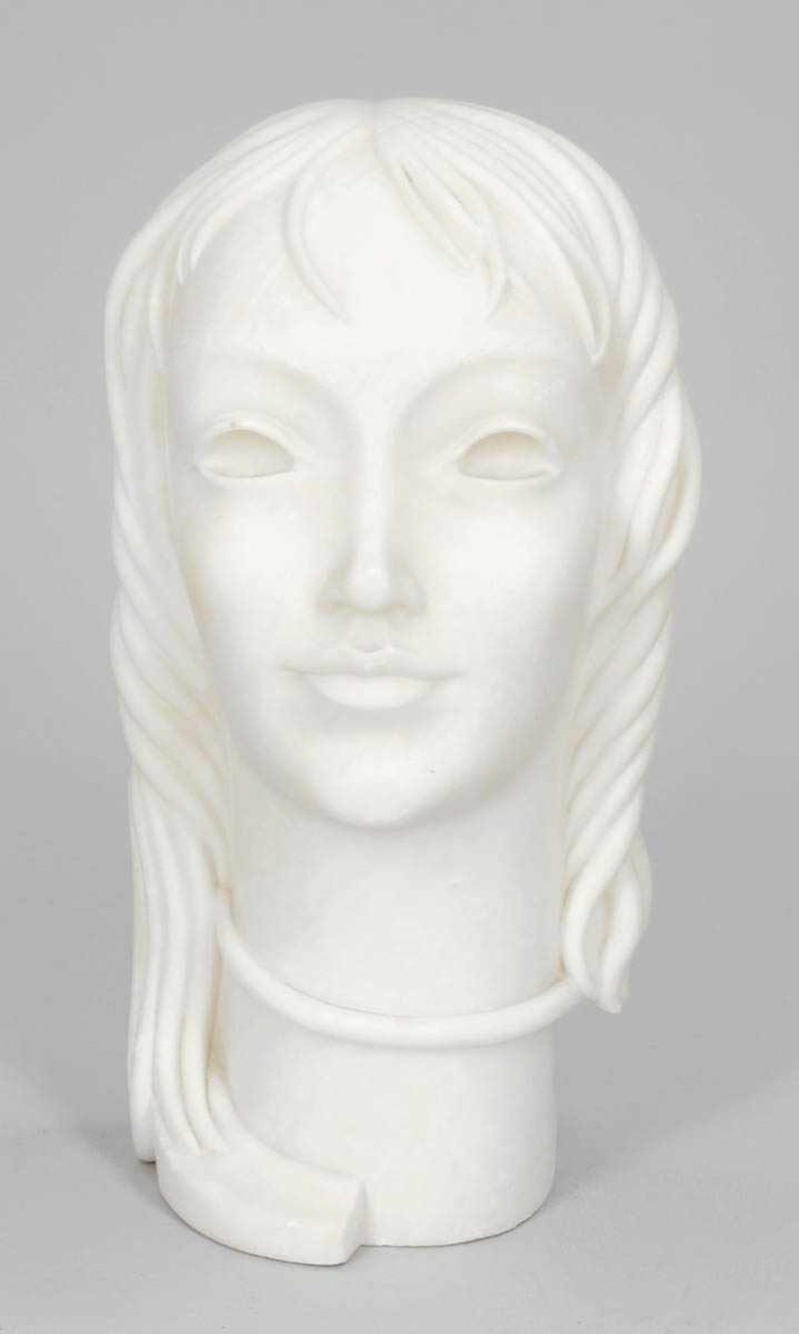 Künstler des 20. Jahrhunderts - Kopf einer Frau - Alabaster. H. 29,8 cm. Leichte Kratzer bzw.