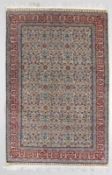 Teppich Wohl Türkei. Seide. 157 x 102 cm. Unleserl. bez. Durchgehender Floraldekor mit zahlreichen