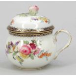 Cremetöpfchen Königliche und Staatliche Porzellan Manufaktur, Meissen 1850-1924. - Blumenbukett -