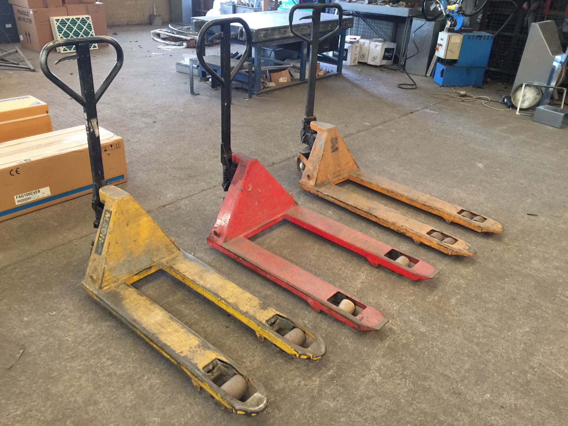 3 x Good Pallet Trucks