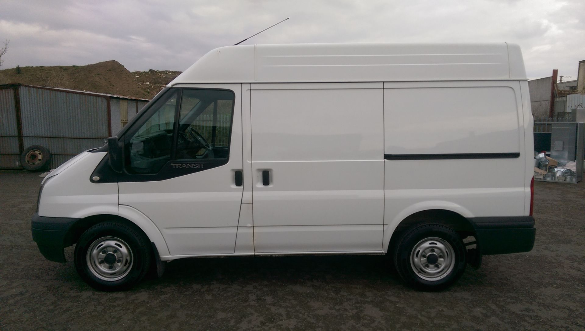 Ford Transit 125PS T260 FWD 78k miles FG63 OZF - Image 9 of 10