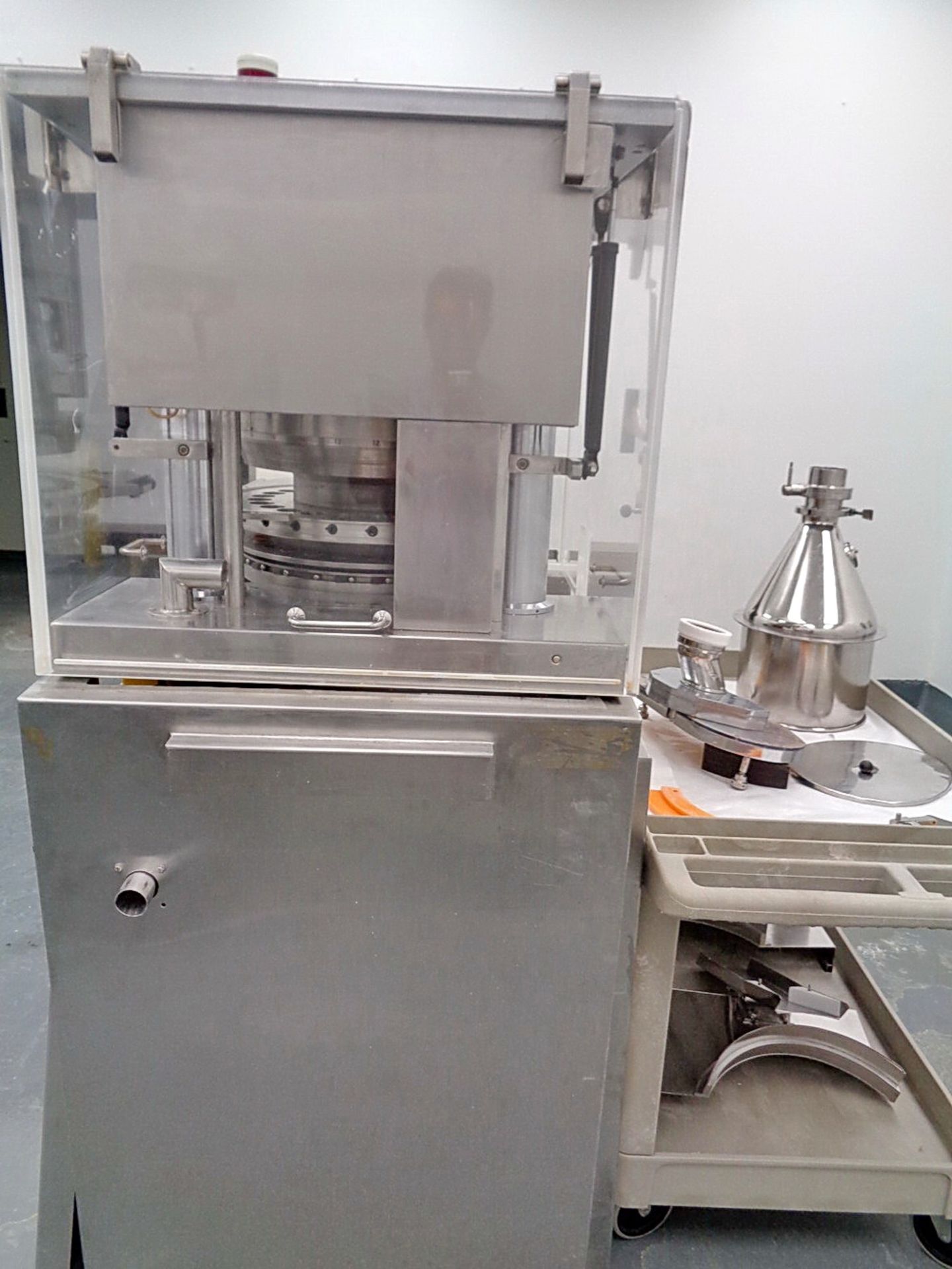 (1) Cadmach 26 Station Rotary Tablet Press, Model CTX-26D-1, accepts 