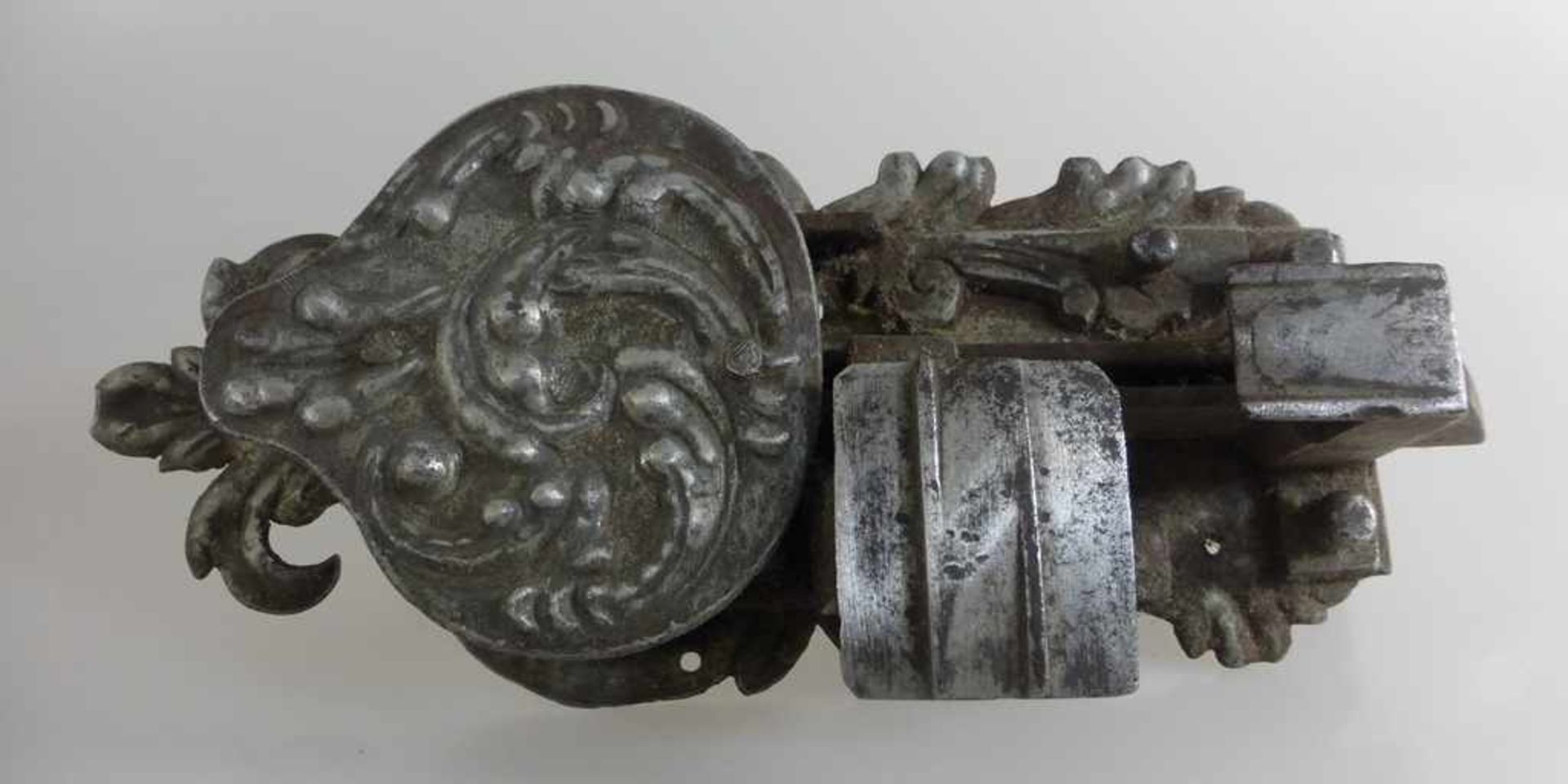 Barockschloss, 18.Jh., Schmiedearbeit aus Eisen, 23cm x 9cm