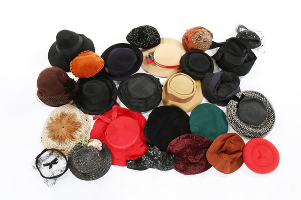 A group of ladies hats, mainly 1940s, - Image 8 of 11