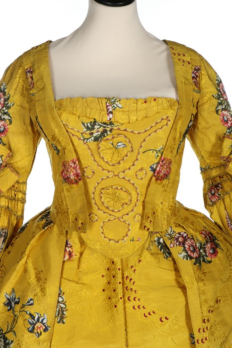 A fine brilliant yellow Spitalfields brocaded silk robe à l'Anglaise, circa 1750, - Image 2 of 8