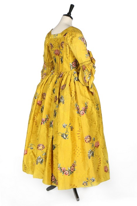 A fine brilliant yellow Spitalfields brocaded silk robe à l'Anglaise, circa 1750, - Image 6 of 8