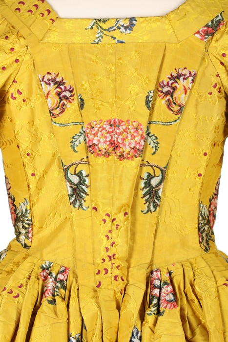 A fine brilliant yellow Spitalfields brocaded silk robe à l'Anglaise, circa 1750, - Image 3 of 8