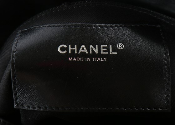 A Chanel dark grey leather shoulder bag, modern, stamped to interior, with three compartments, - Image 7 of 7