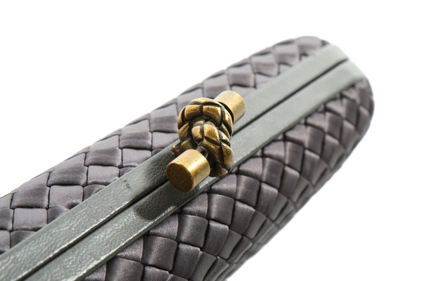 A Bottega Veneta grey ribbon clutch, modern, with 'knot' clasp, approx 25cm, - Image 4 of 7